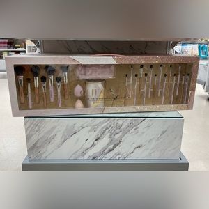 Glitz & Glam Makeup Brushes